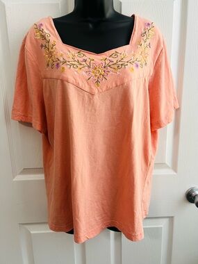 Vintage Embroidered Peach Floral Short-Sleeve Women's Top